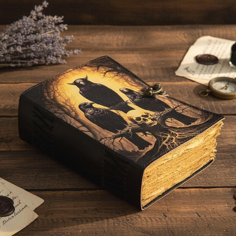 ENNAKKOMYYNNISSÄ! Vintage Leather Journal Notebook Nahkainen Päiväkirja Pääkallo ja korpit | Leatherooze